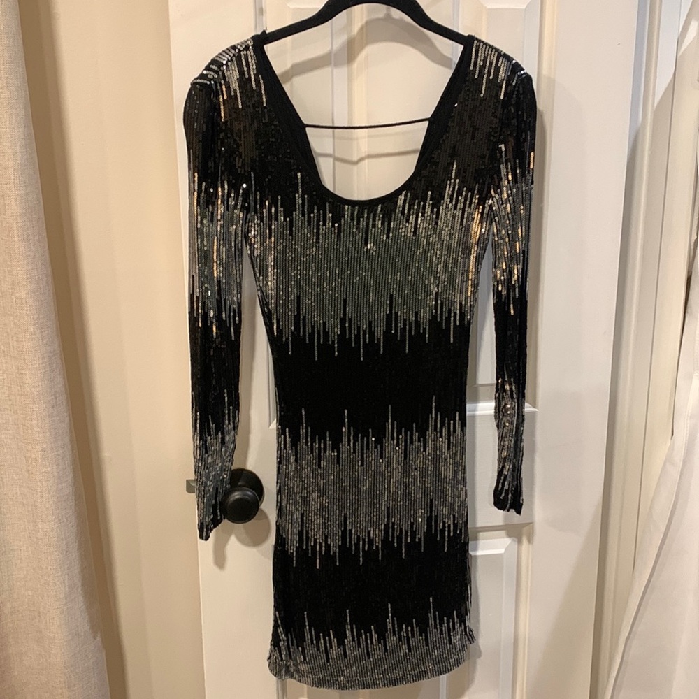 Longsleeve black and silver sparkle dress